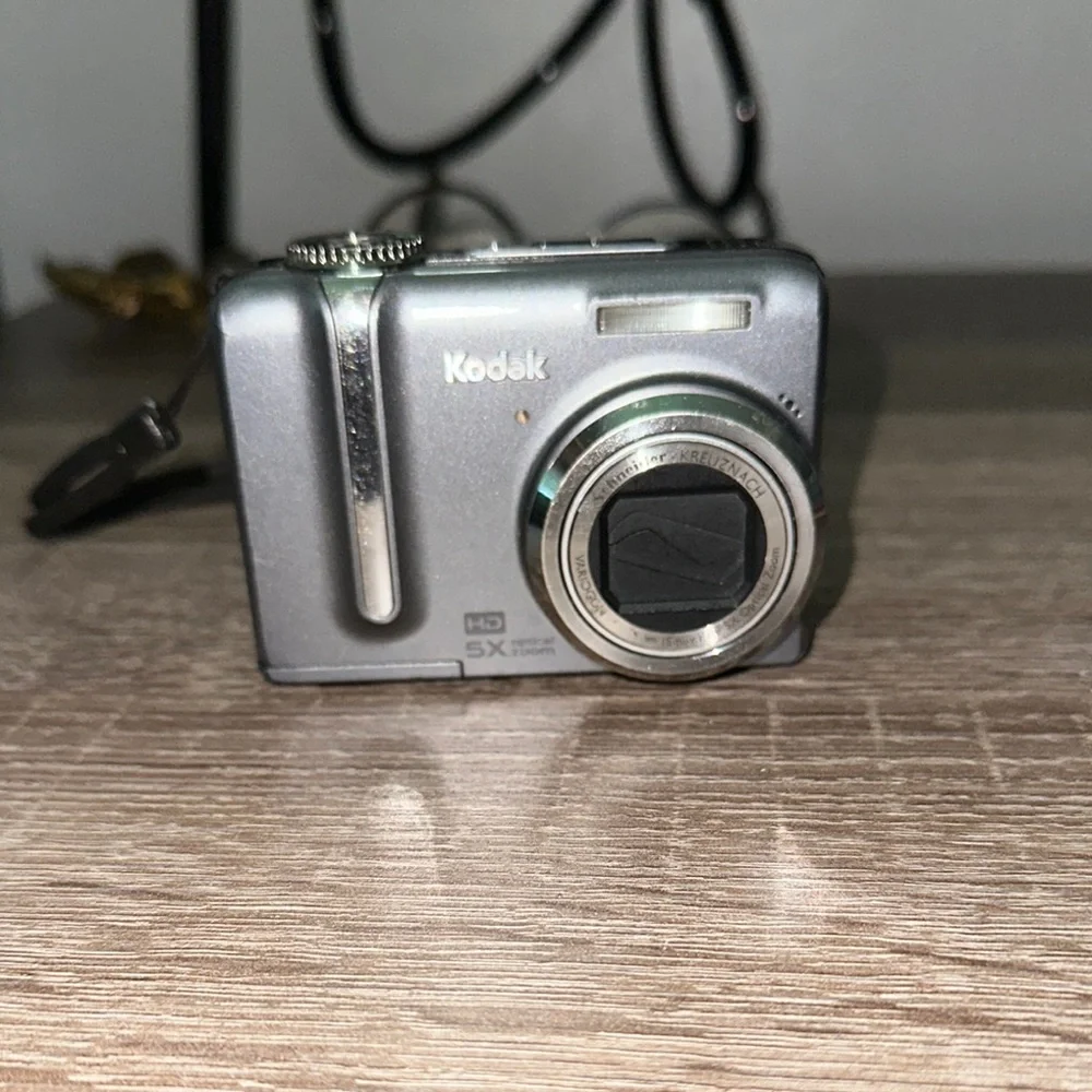 Kodak Silver Compact Digital Camera with Sleek Design